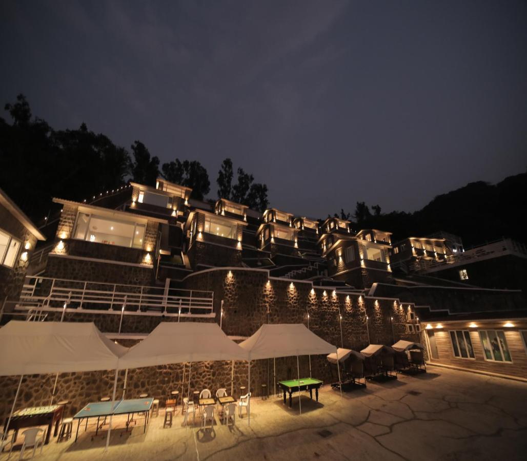 360 South, Khandala ロナバラ エクステリア 写真